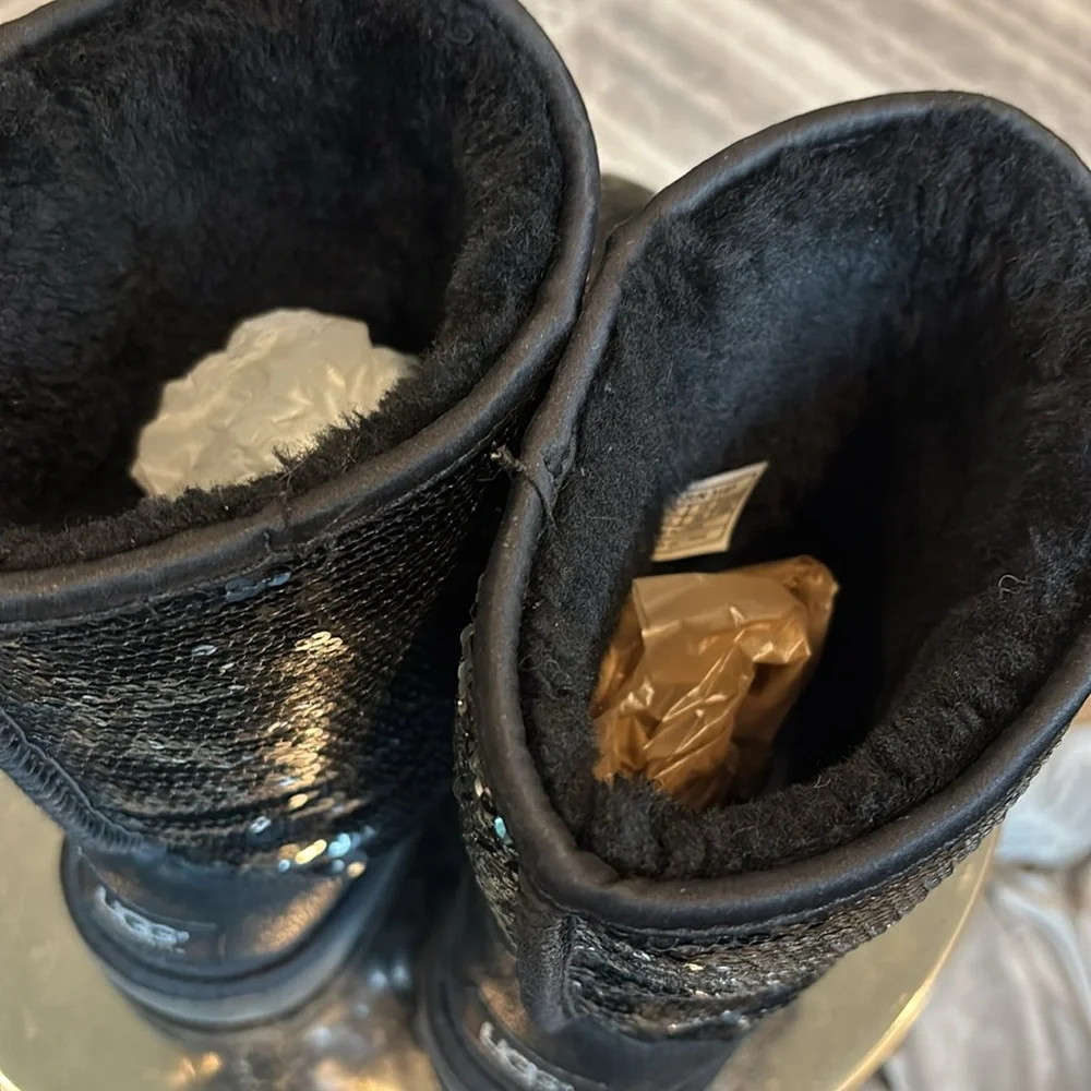 $240 UGG Australia Classic Short SPARKLES Black Sequin Boots Size 9 3161 - Picture 7 of 10